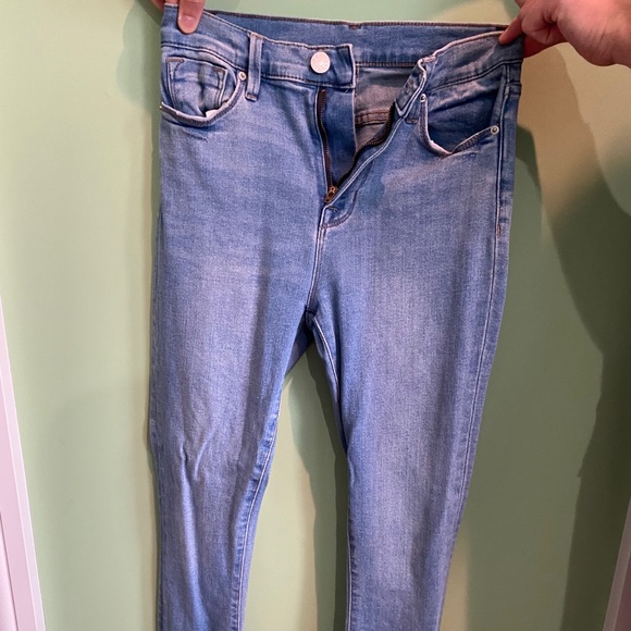 *CLEARANCE* BDG Straight Blue Jeans Size 26 - Picture 2 of 3